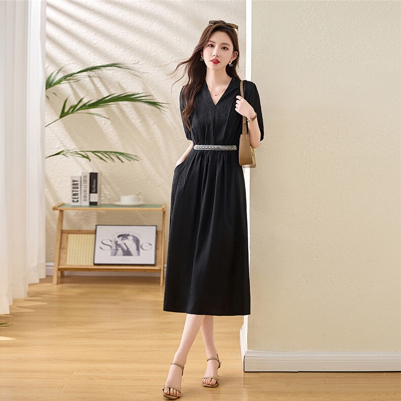 法式黑色连衣裙女2025新款夏小个子收腰显瘦赫本风V领裙子,女装连衣裙,多彩
