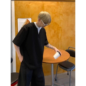 Q122/P49 高质量假两件短袖T恤男女同款图片