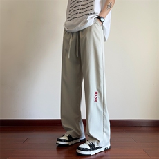 灰绿色