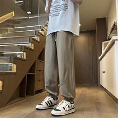 卡其色