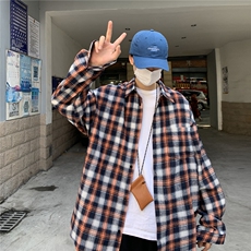 深蓝色
