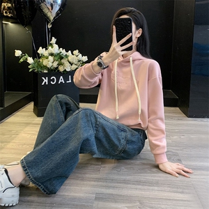 女秋冬季洋气粉色卫衣阔腿牛仔裤套装图片