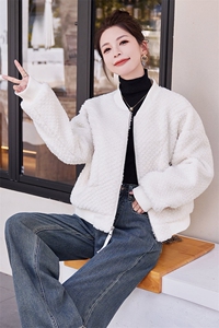 特价羊羔毛外套女短款冬新款小个子宽松减龄加厚棒球服毛绒外套图片