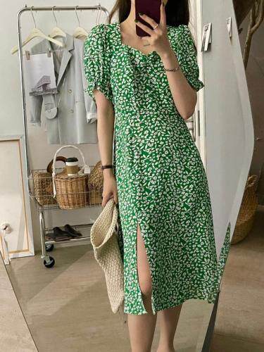 碎花连衣裙，女装连衣裙，达丽依秀