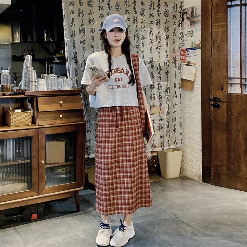 韩系减龄红格子套装裙女夏2025新款字母印花t恤半身格子裙两件套,女装套装/套裙,浙宝220