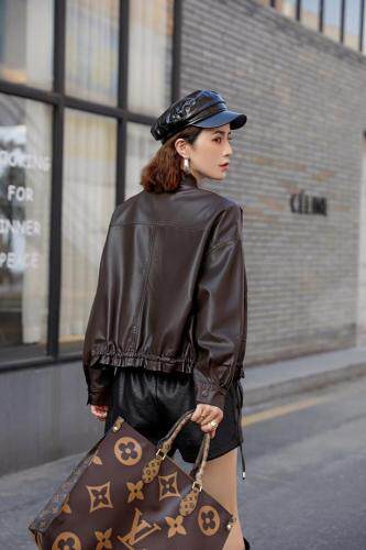 皮衣，女装皮衣，一家人