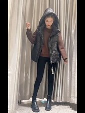 皮毛马甲全新上巿，看一系列可以来档口，女装马甲，莱莱