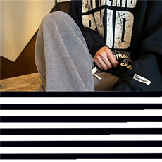 灰色