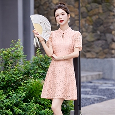 2024年夏季短款小香风A字连衣裙女设计感洋气立领高腰中长款裙子，女装连衣裙，牡丹诺