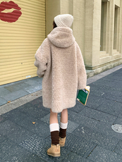 浅棕色软糯皮毛一体羊羔毛长款连帽外套女秋冬2025新款巨好看棉服，女装羊羔毛/颗粒绒，浙宝276（原081）