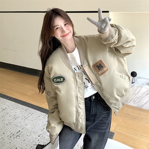 浅卡其色贴标棒球羽绒服女冬季2025新款高级感白鸭绒工装夹克外套图片