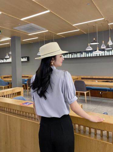 夏季新款V领订珠上衣，女装，斐伦缇娜