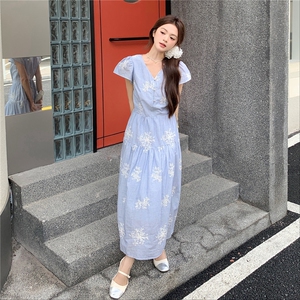 蓝色刺绣连衣裙2C105-0518-P135-K188图片