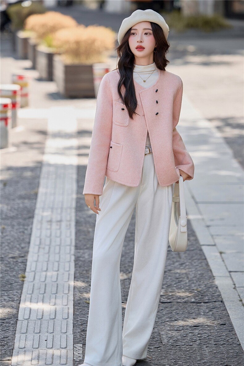粉色小香风温柔气质双面呢短外套女2025秋冬装减龄牛角扣毛呢大衣,女装双面呢大衣,美沁