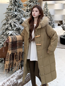 8822长款连帽狐狸毛领宽松阔版加厚保暖羽绒服女图片