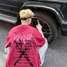 酒红色