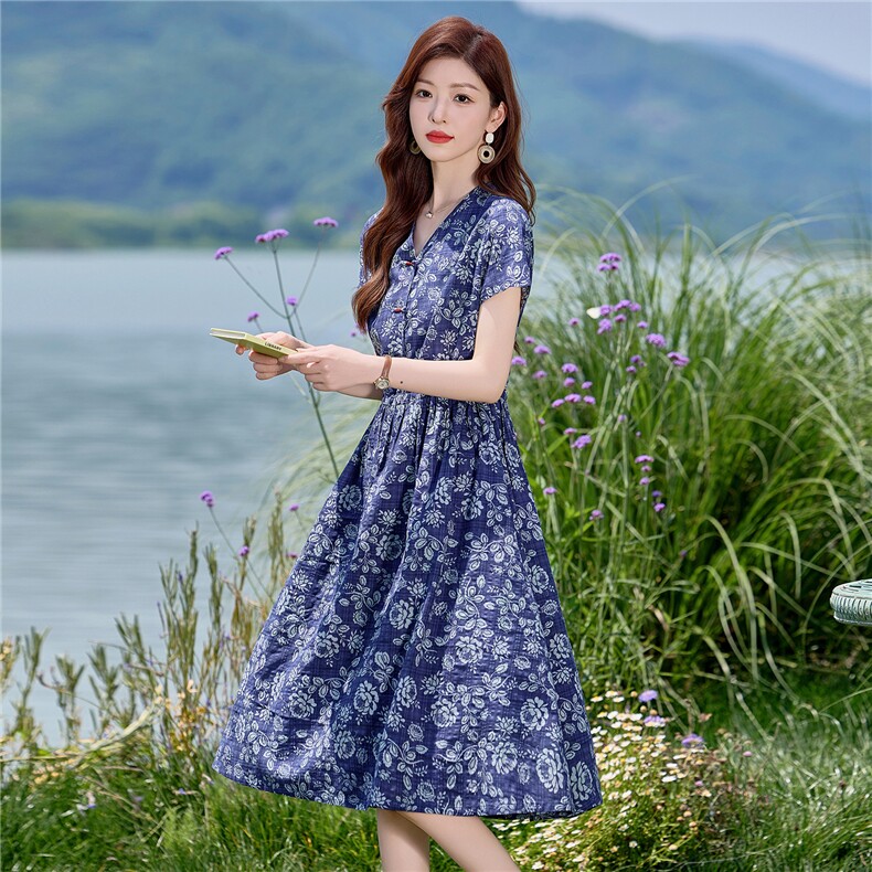 复古印花棉麻短袖连衣裙女夏2026新款V领盘扣气质减龄新中式裙子,女装连衣裙,倪叶myz