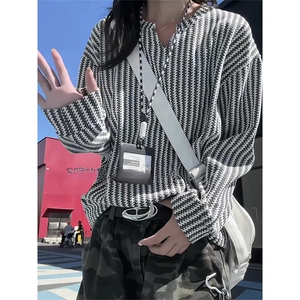 美式高街千鸟格子长袖T恤男女亨利V领英伦雅痞休闲宽松长袖打底衫图片