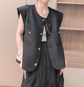 小香风马甲俩色俩码图片