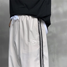 港风夏款男裤三条杠条纹休闲裤贴标袋抽绳运动九分裤h28，男装休闲裤，星座1013-1