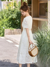 2025年夏季新款蕾丝花边拼接修身连衣裙女，女装连衣裙，沁沁公主