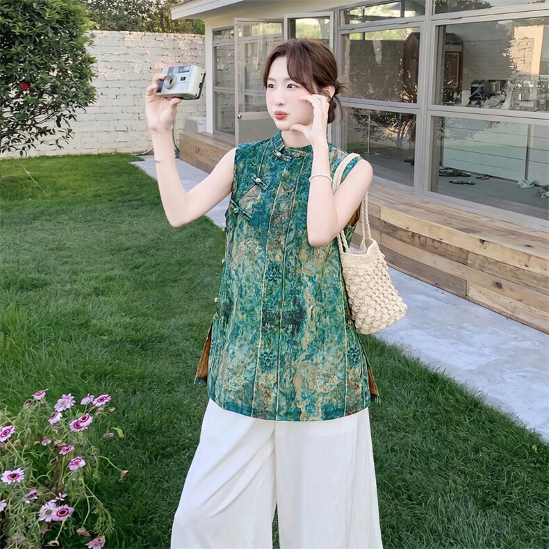 2026年夏季轻薄透气碎花抽象两件套时尚潮流,女装套装/套裙,秀美人生