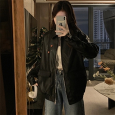 黑色