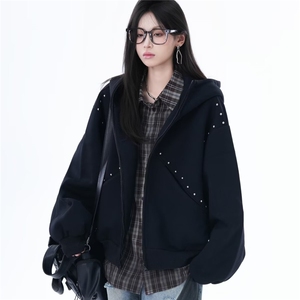 6168-P72 美式复古珍珠设计感连帽短款卫衣女外套图片