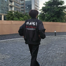 黑色