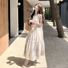 复古法式甜美浪漫风减龄印花连衣裙夏季2025时尚流苏绑带领口长裙，女装连衣裙，2C201