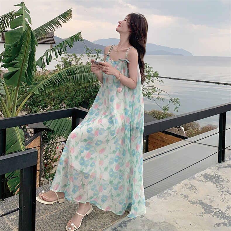 法式小清新浪漫风碎花连衣裙女2025新款夏季气质减龄少女感吊带裙图片