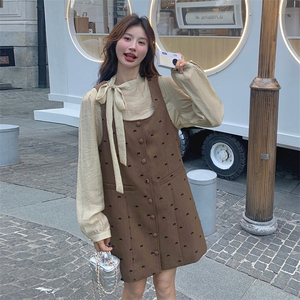 法式复古背带裙套装女2025新款盐系高级感洋气时尚背心裙两件套图片