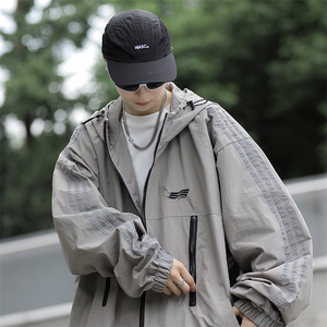 A685-P60 户外机能连帽冲锋衣外套男女同款撞色拼色宽松工装夹克图片