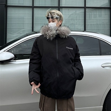 黑色