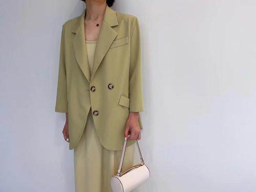 现货2021春季新品净版韩版小西装不挑人颜色美丽，女装西装，蓝典