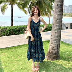 法式复古印花吊带连衣裙女2025夏季新款独特漂亮海边度假沙滩长裙，女装连衣裙，2C032