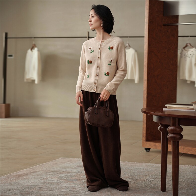 羊绒开衫女2025秋冬新款100纯羊绒外套圆领绣花开衫重磅针织外搭，女装羊绒衫，绒知纯羊绒