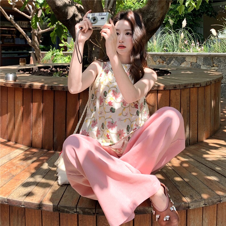 复古重工刺绣挂脖碎花背心阔腿裤两件套2026夏季新款超好看的套装,女装套装/套裙,流量+