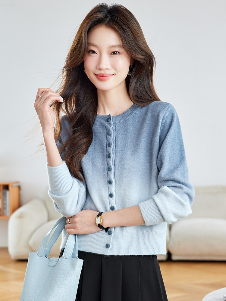 2025早秋新款渐变针织开衫小个子毛衣外套女,女装短外套,时尚风爆