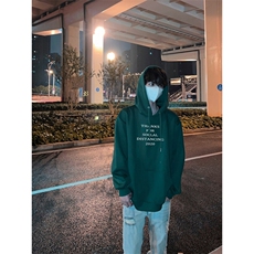 墨绿色