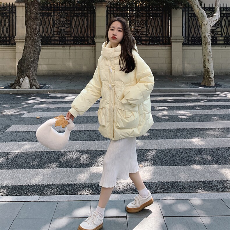鹅黄色短款羽绒服女2024年冬季新款韩版设计感牛角扣加厚连帽外套,女装羽绒服,2C236