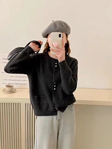 时尚百搭优雅珍珠扣羊毛衫外套 简约设计显瘦显高女士开衫图片
