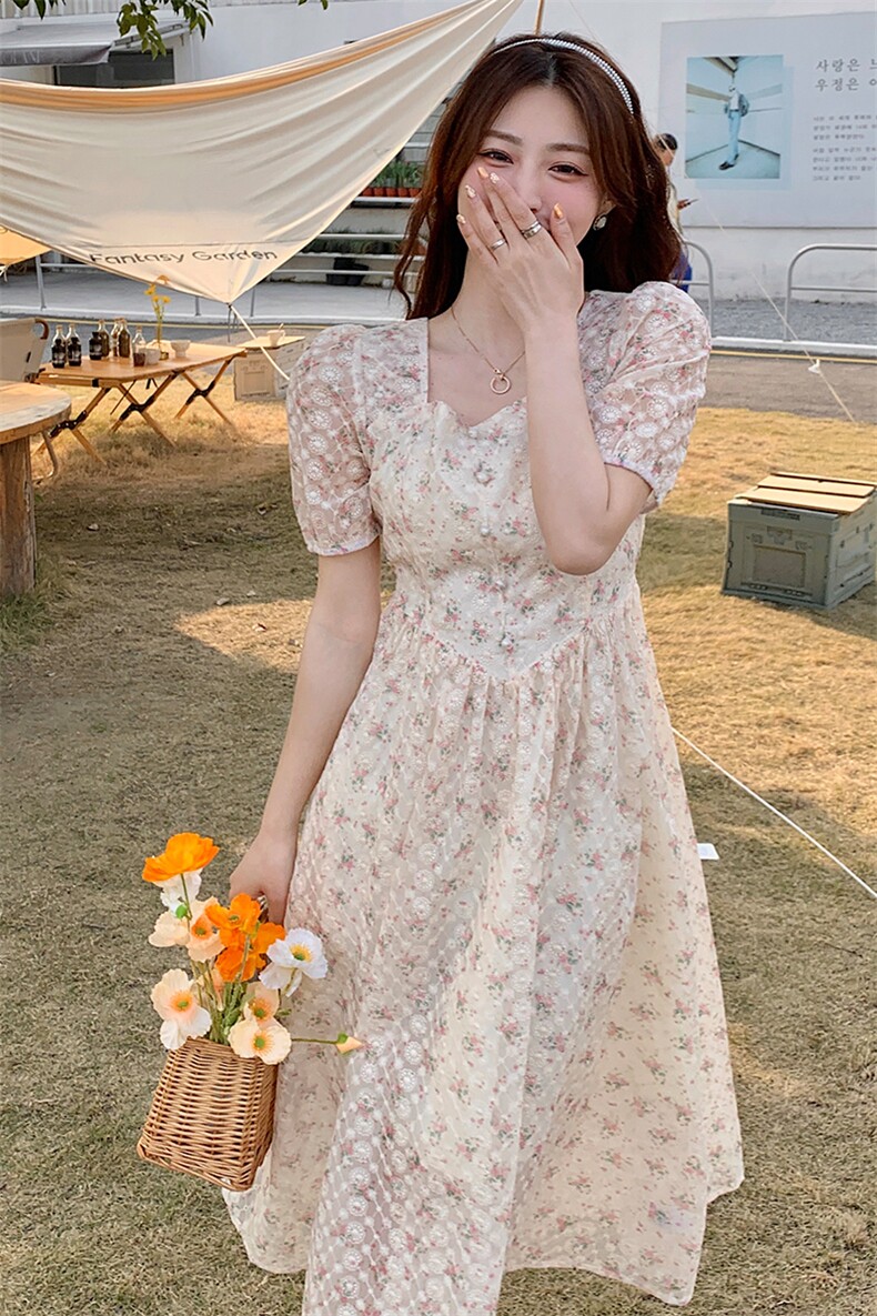 2023夏季短袖法式蕾丝绣碎花连衣裙女显瘦方领长裙子夏季,女装连衣裙,韩蜜菓