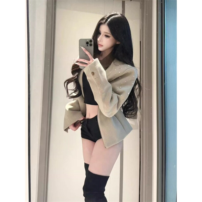 C3168458P138秋冬新款呢子个性拼接撞色毛呢拼接珍珠外套,女装短外套,电商C316