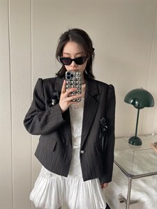 好久不见短款西装图片