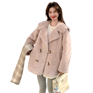 粉色温柔风大翻领羊羔毛外套女2025冬季新款减龄保暖皮毛一体棉服图片