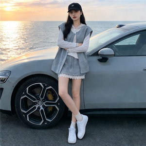 韩版时尚休闲裤裙套装女春款马甲外套连帽T恤蕾丝花边裤裙三件套图片