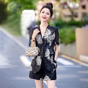 主推现货新中式刺绣短裤套装女夏季时尚洋气时髦新款小个子两件套图片