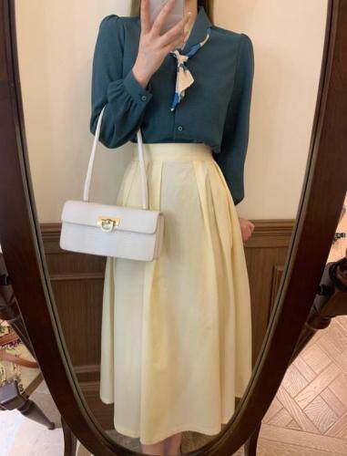 法式花瓣领衬衫现货，女装衬衫，独屿