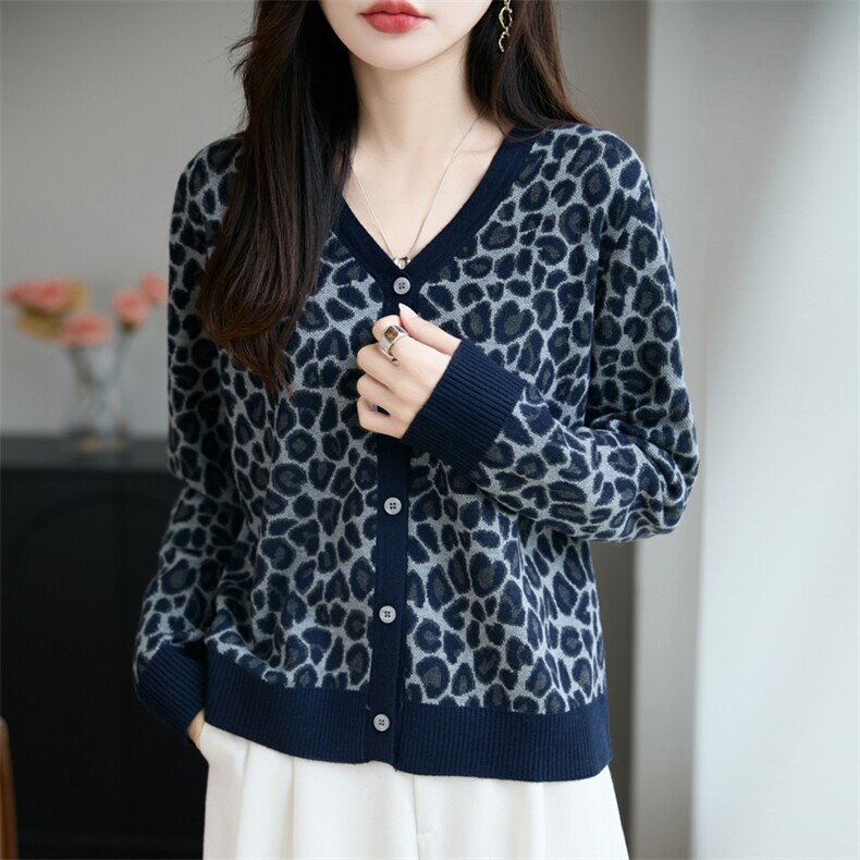 2025年秋季长袖单件加厚提花藏蓝豹纹开衫，女装针织衫/毛衣，九嘉羊绒